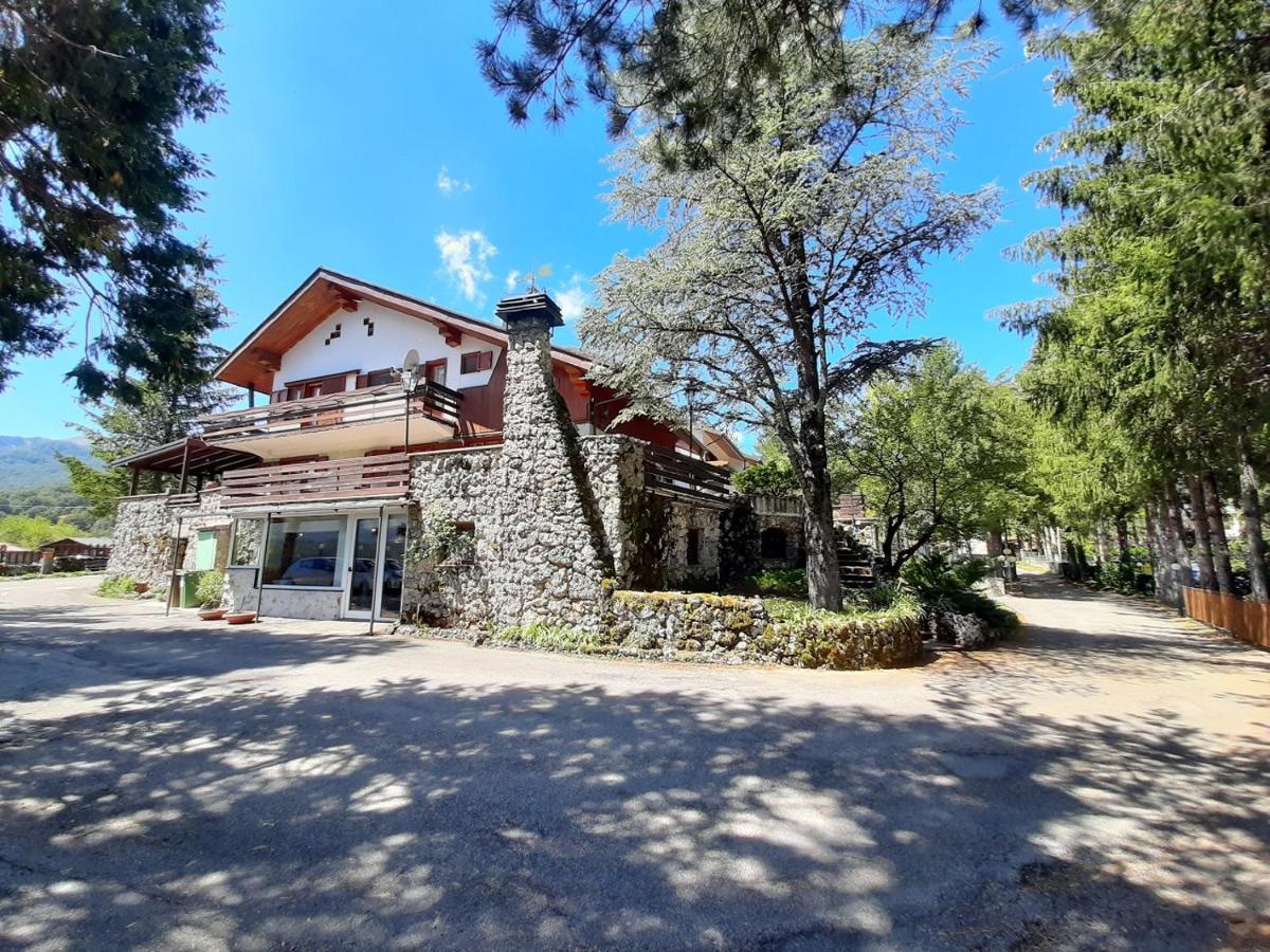 Hotel Orso Bianco ペスカッセーロリ エクステリア 写真