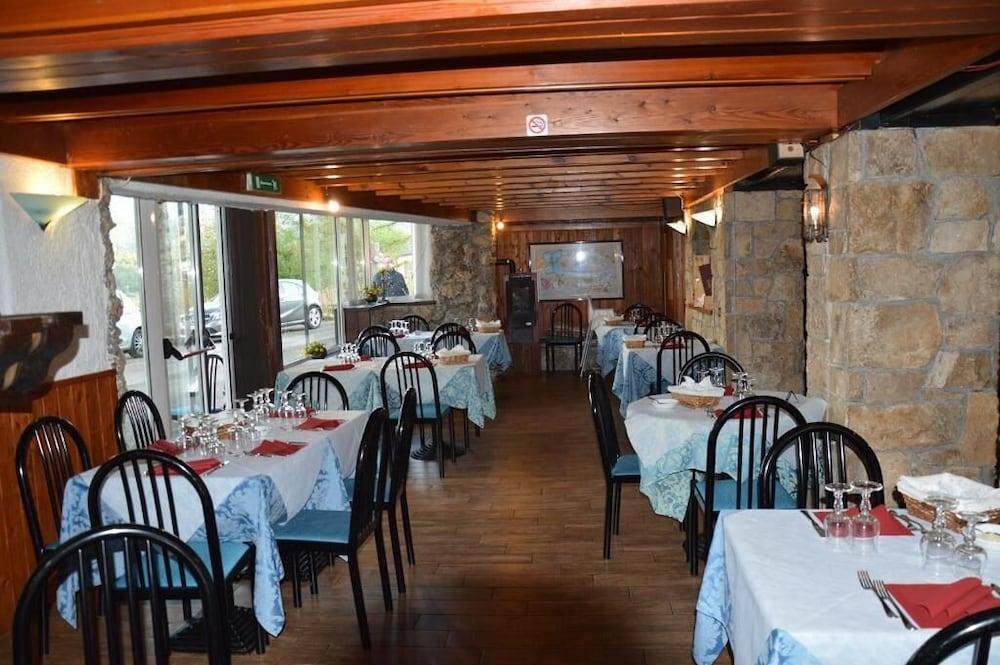 Hotel Orso Bianco ペスカッセーロリ エクステリア 写真