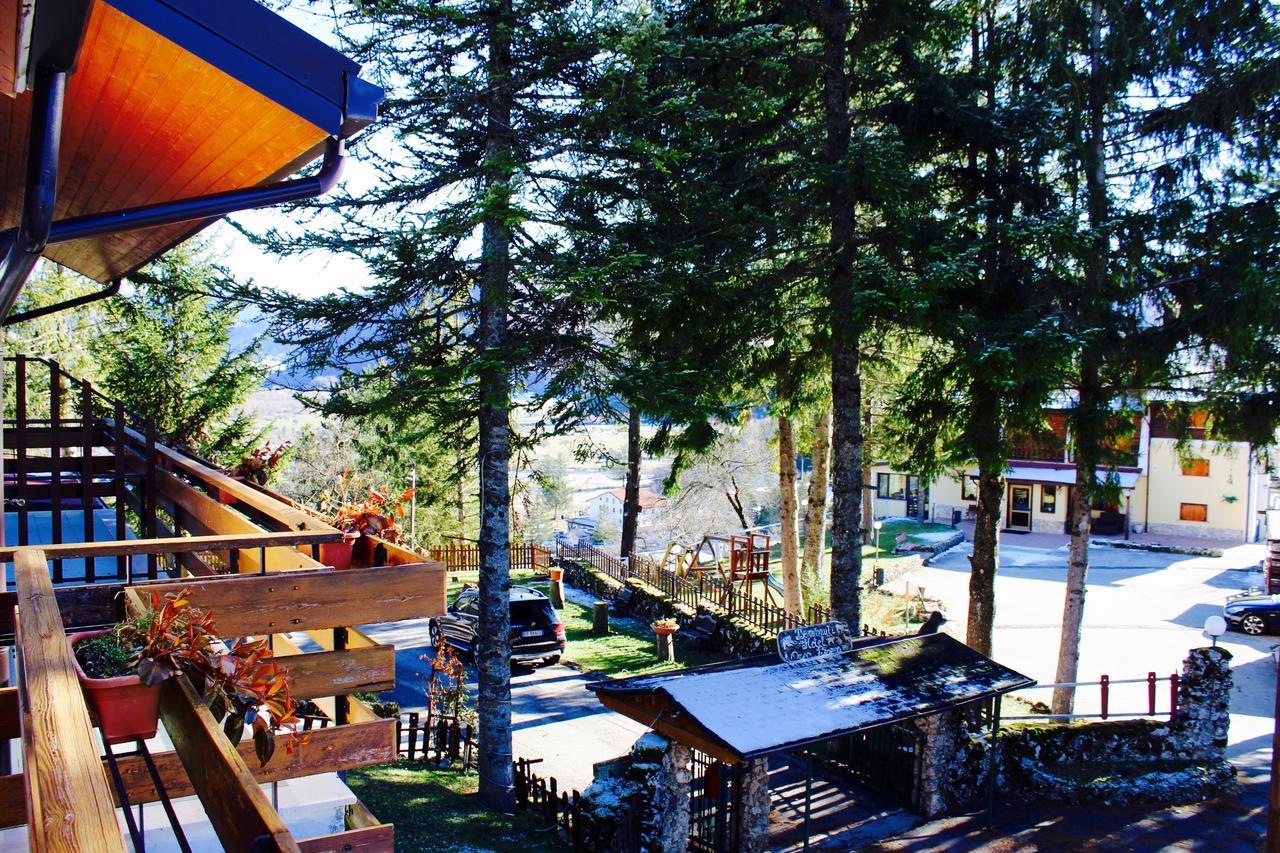 Hotel Orso Bianco ペスカッセーロリ エクステリア 写真